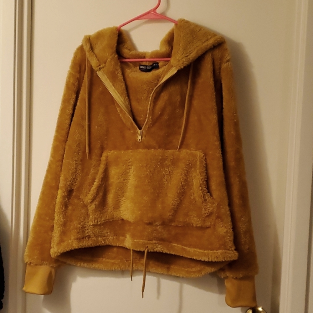 NWOT Roma Concept Fuzzy Half Zip Hoodie L
